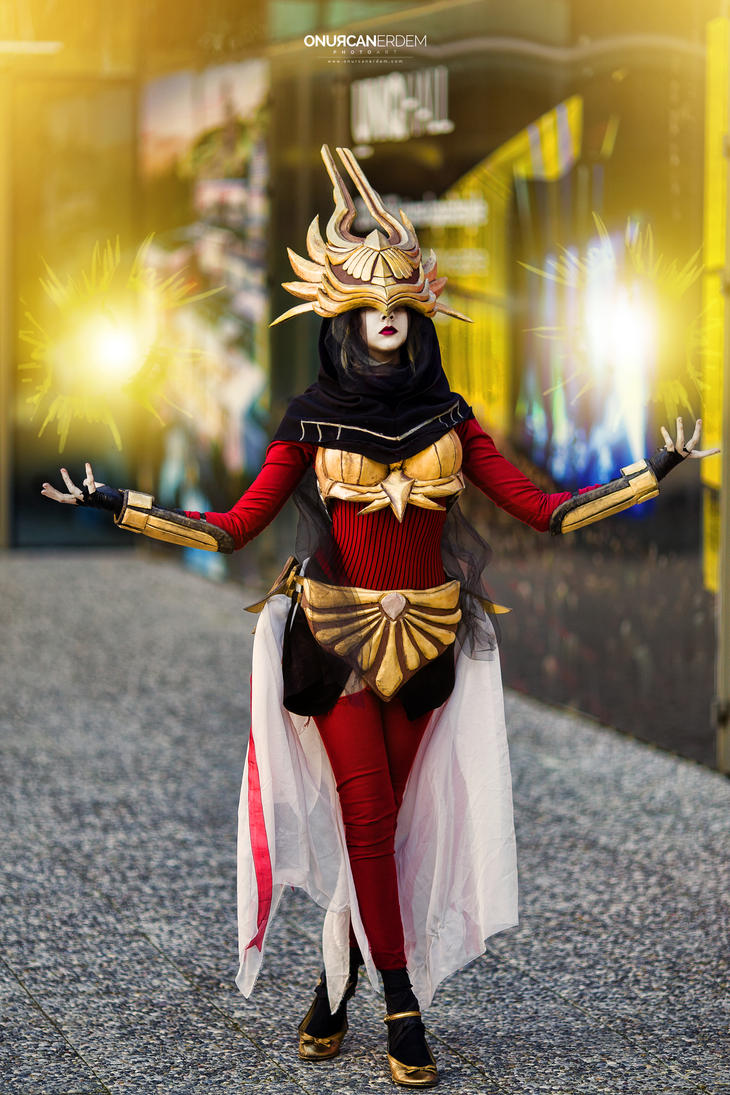 Justicar Syndra by KitaiNoCosplay